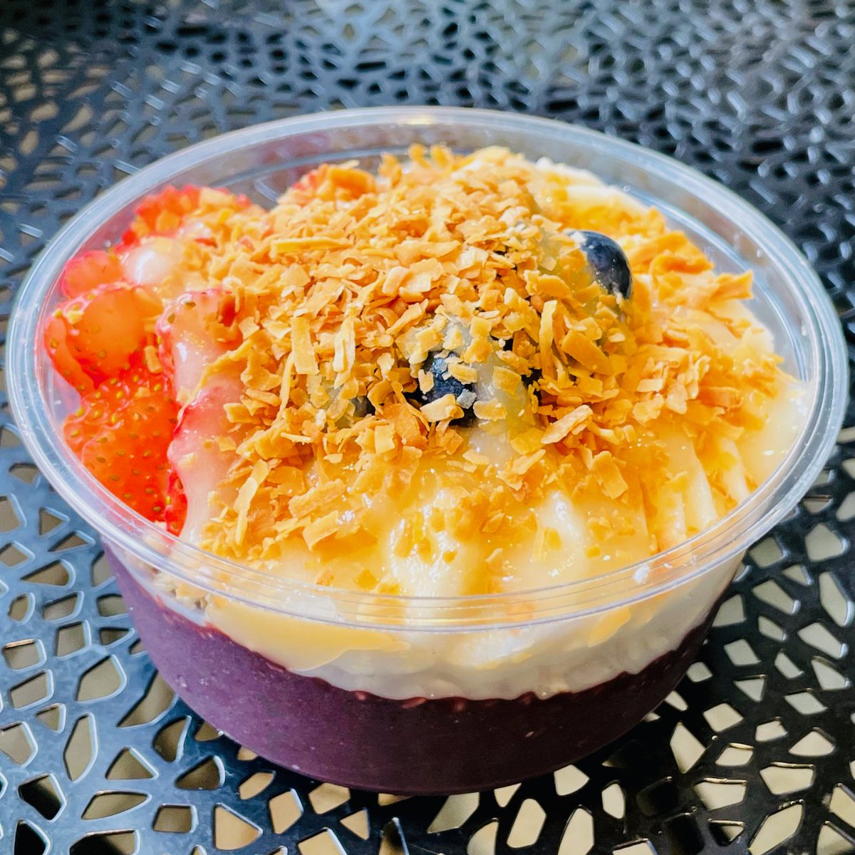 ホノルル5日目の昼食は、Tropical Tribe の Acai Bowl。3度目。今回