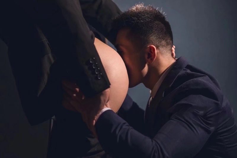 スーツの男ケツはセクシーだ🍑僕は舐めるたい🤤