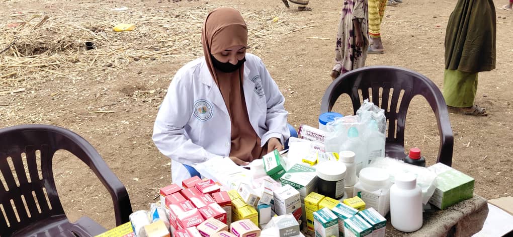 pasos_org's tweet photo. When crisis strikes, access to healthcare should not depend on location. PASOS is supporting crisis-affected communities in hard-to-reach villages in burhakaba with medical care, nutrition screening, and referrals. with support from @DutchRelief @WVSomalia @OxfamSomali https://t.co/CtsgN8de2C