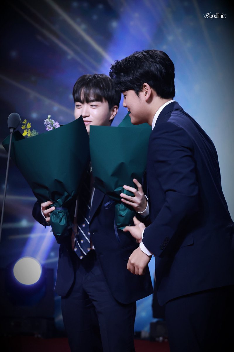 bloodline_T1's tweet image. 251219 LCK 어워즈

HQ📷

#Gumayusi #구마유시 #이민형
#Keria #케리아 #류민석

@gumayusi_min @T1keria