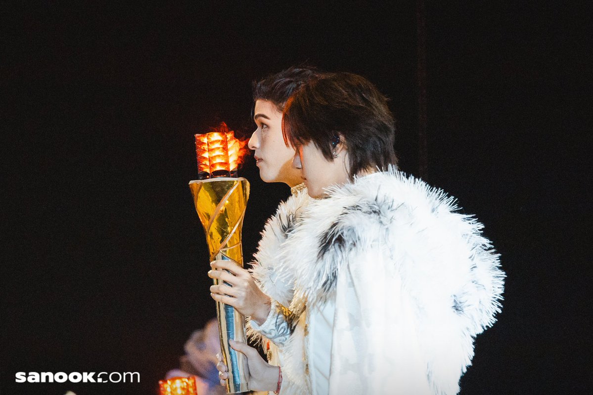 Sanook's tweet image. ออร่ากระจาย🔥 สกาย-นานิ จุดคบเพลิงพิธีเปิด GMMTV STARLYMPICS 2025 🩵🩷

SKYNANI SMYLENEONE NO1
#GMMTVSTARLYMPICS2025
#Sanook