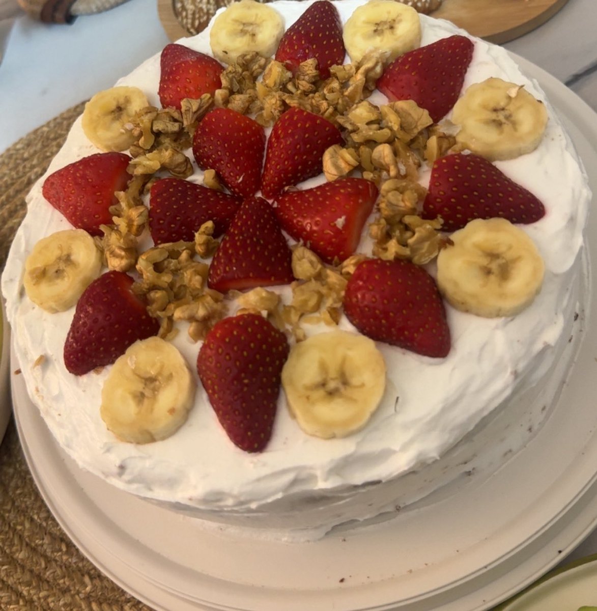 Arkadaşımın annesi benim için doğum günü pastası yapmış ağlamak😭😭