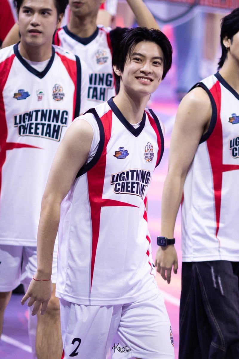 rahtipats's tweet photo. aston our mvp ⭐️ 

CHOKUNASTON ON FIELD
#GMMTVStarlympics2025
#aston_lv https://t.co/ytk297fafj