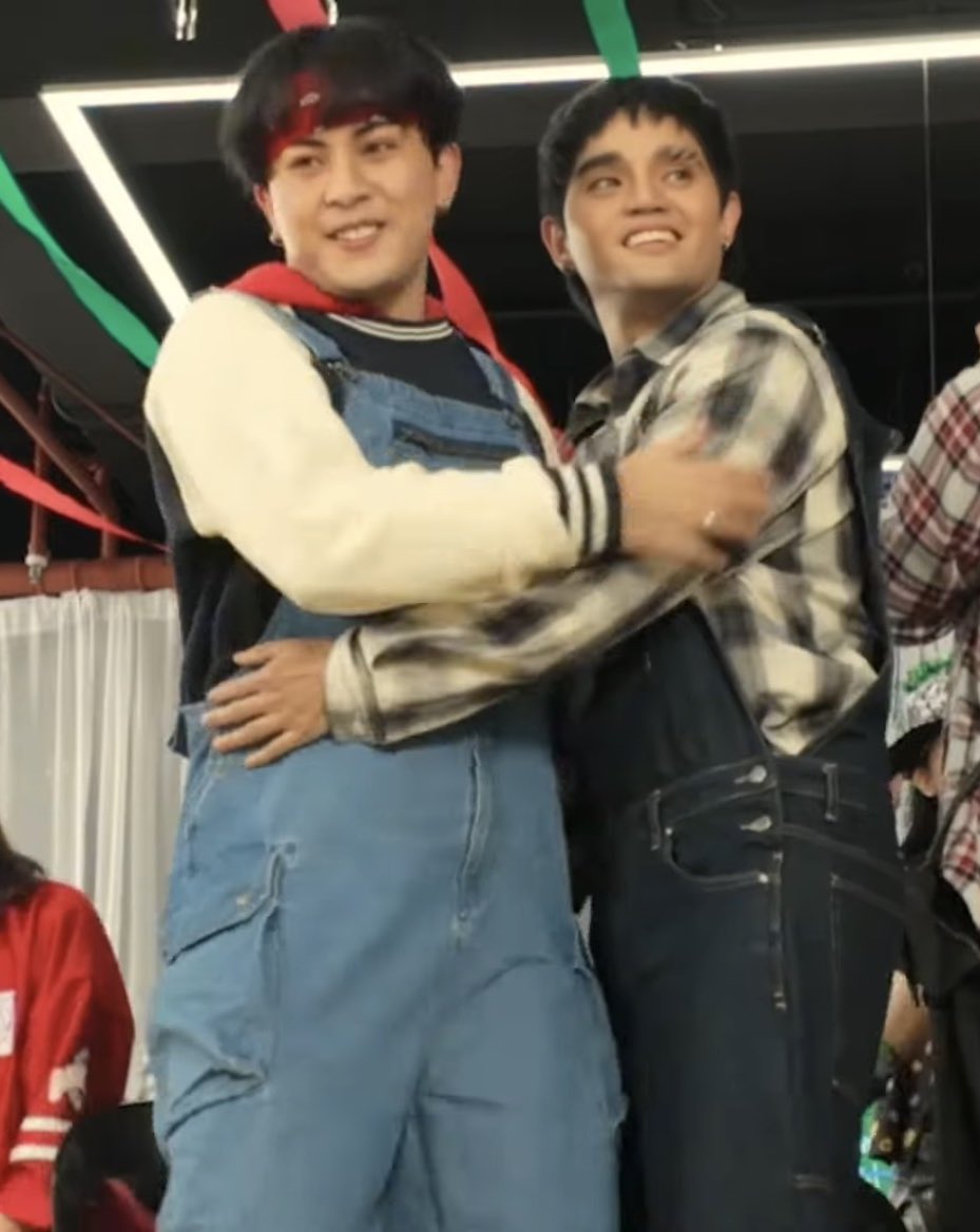 slyvstr_'s tweet photo. Eto naba yung stelljun??? 

#stelljun https://t.co/mwQoVEgAlH
