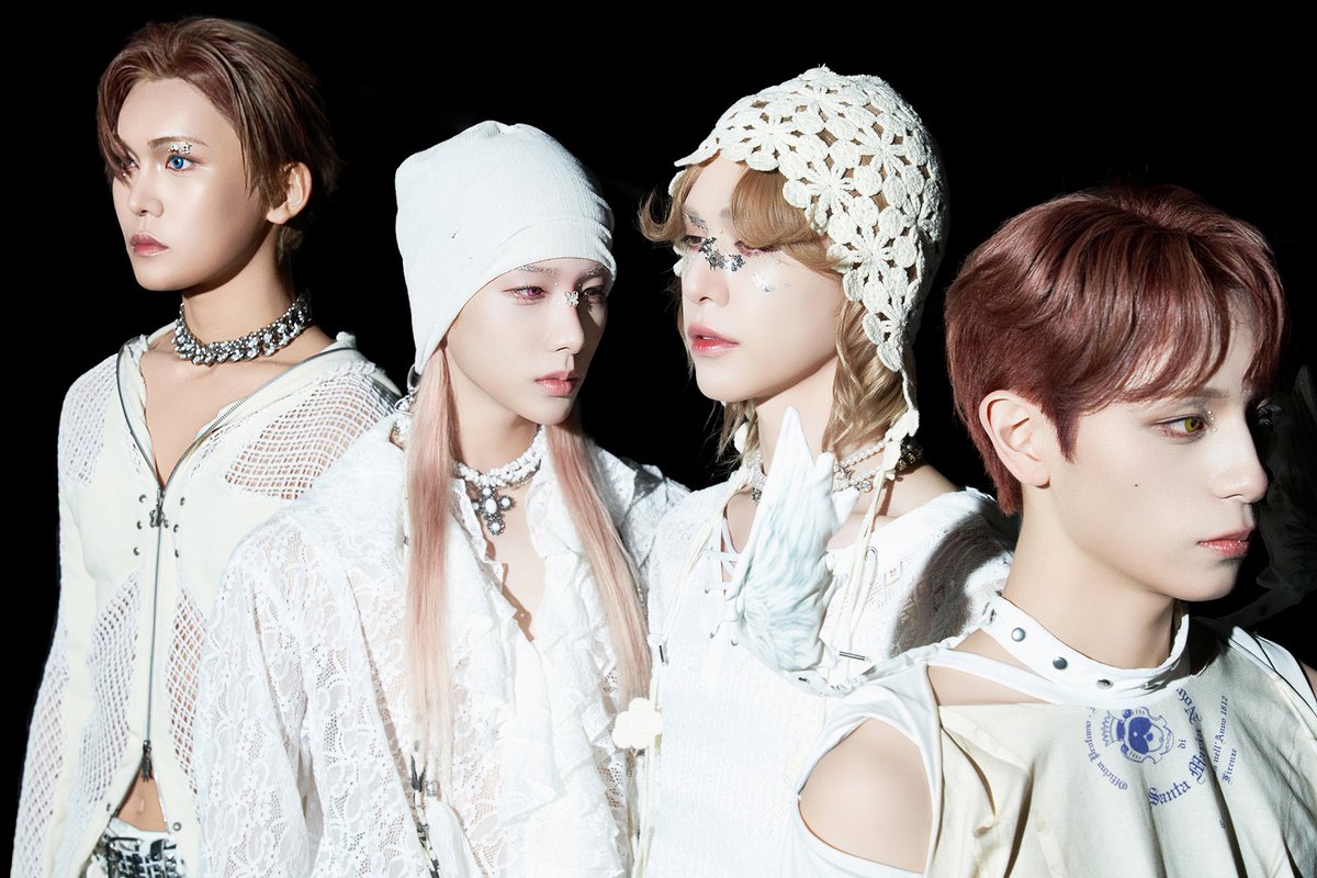kuanjui_1228's tweet photo. 📢 XLOV featured in Clash Music

XLOV has been featured in Clash Music’s “15 Biggest K-Pop Statements of 2025.”
Clash Music commented:

"A masterclass in fluidity... They aren't just a group; they are a movement."

This recognition from a leading UK music outlet highlights XLOV’s growing impact and artistic direction.

🔗https://t.co/dW2wXX28LJ

#XLOV #ClashMusic #KPOP2025 #EVOL_SUPPORT 
#엑스러브 #1andOnly #WUMUTI #RUI #HYUN #HARU 
#우무티 #루이 #현 #하루