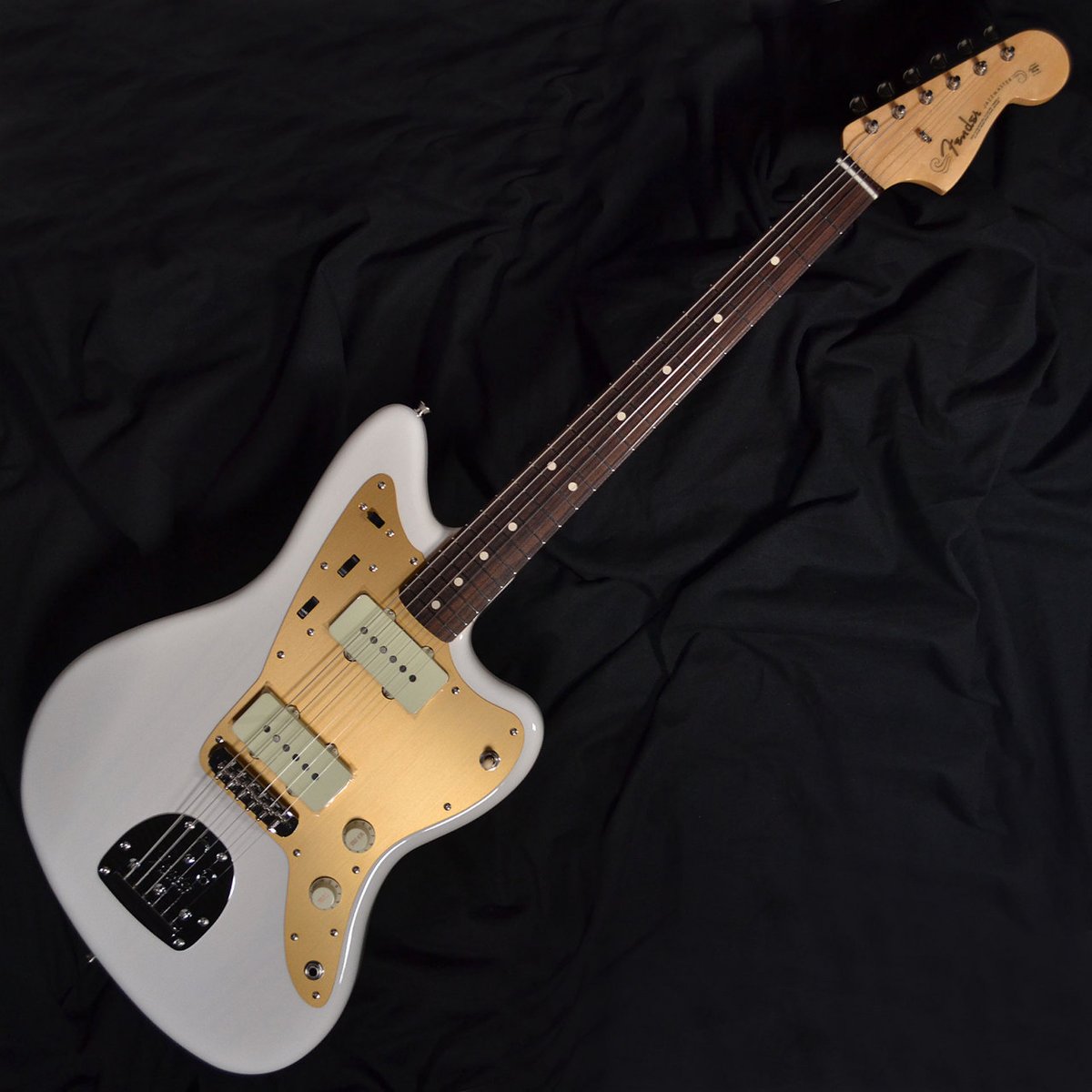 【Squier】JAZZMASTERボディ & アノダイズドピックガード