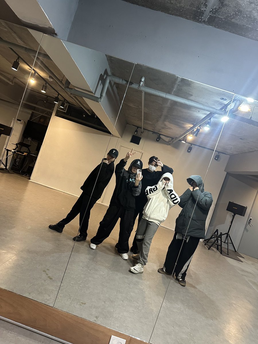 EPTS_official's tweet photo. 퐈이어❤️‍🔥

#EPTS #EPICTRAVELS #에픽트레버스
#Harmony #하모니 https://t.co/TAD48SgIZa