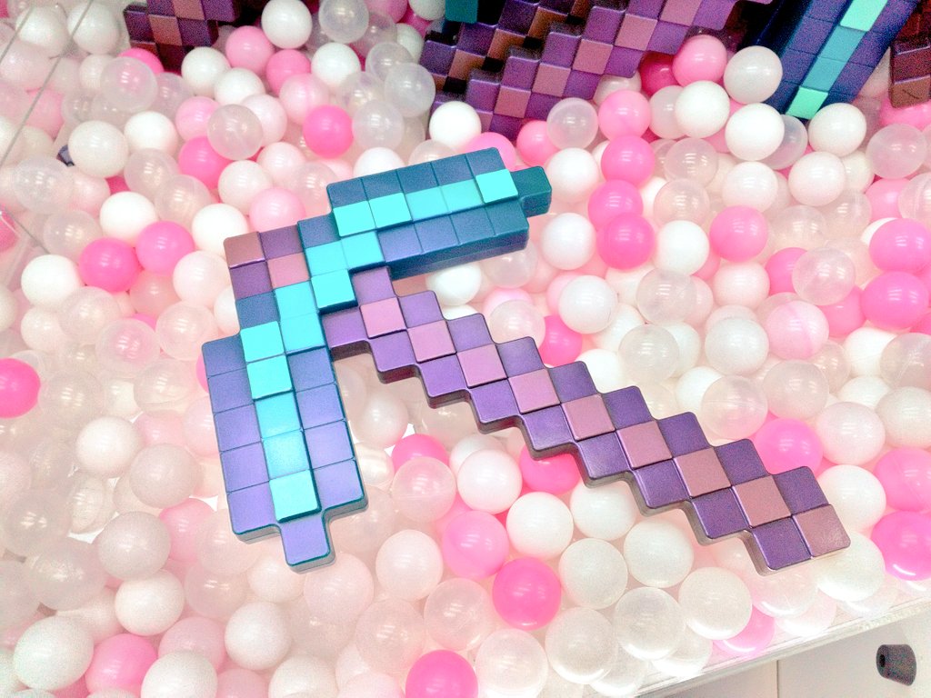 ✨新景品のお知らせ✨

多数お問い合わせ頂いておりました❗
■Minecraft　ダイヤのツルハシ　　　　
　エンチャンver. 
投入いたしました❗

光沢がとてもリアルな景品となっております❗
ぜひこの機会に挑戦してみてはいかがでしょうか❗🌟

#こまコロ
#クレーンゲーム