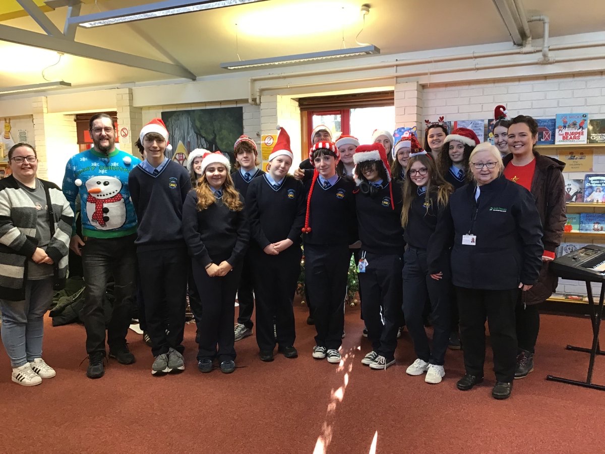 ComeraghCollege's tweet photo. Our Comeragh Carrollers had a fantastic week singing Christmas carols at the Carrick on Suir Library and Greenhill Nursing Home . A lovely day sharing music with the community. Thanks to Ms. O’Dwyer for leading the way! 🎄🎶 @TipperaryETB https://t.co/z2hPzRiDp8