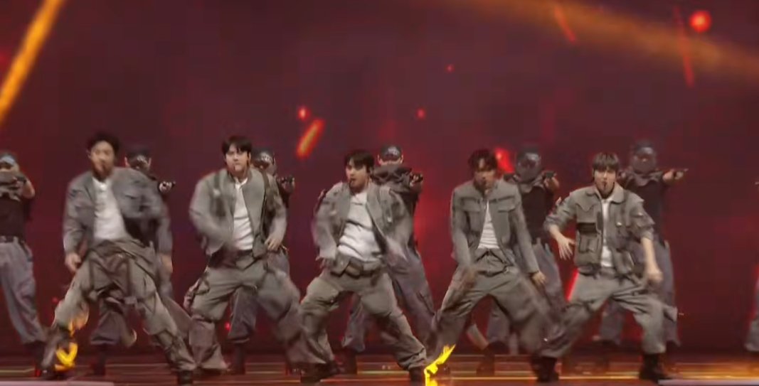 AboutMusicYT's tweet image. EXO performs at their first award show appearance in years at the 2025 MelOn Music Awards.