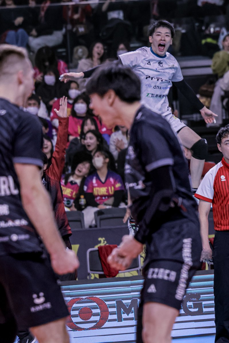 外崎さん飛びすぎ笑笑