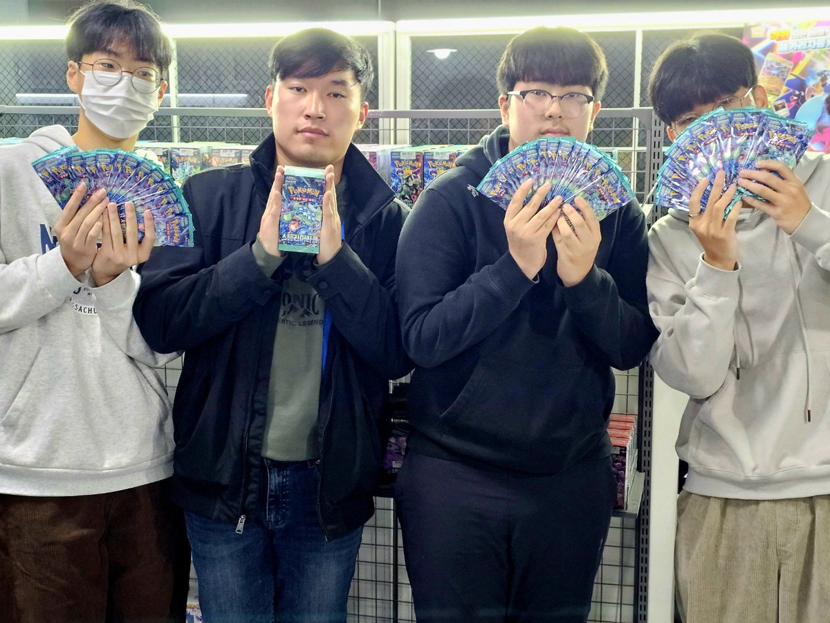 [목포 TCG팩토리] 

12월 20일 (토) 
포켓몬 카드게임 미니리그 결과!

참가 인원 : 8인

1위 이*덕님 스트린더 바렛덱

2위 최*후님 축제장단 과미르덱

3위 이*준님 드래펄트 ex덱

4위 김*우님 바닥트리오덱

함께 해주신 분들 모두 수고하셨습니다.

감사합니다.