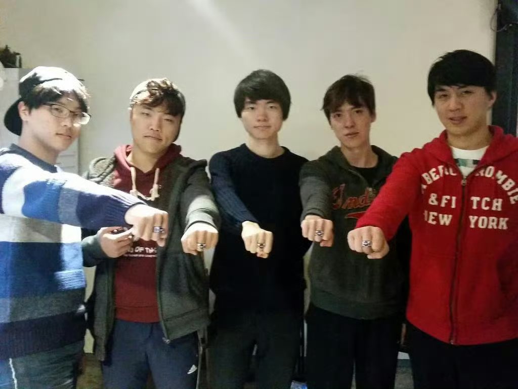 zofguke's tweet photo. this low quality ass photo https://t.co/JWua2JxrjI