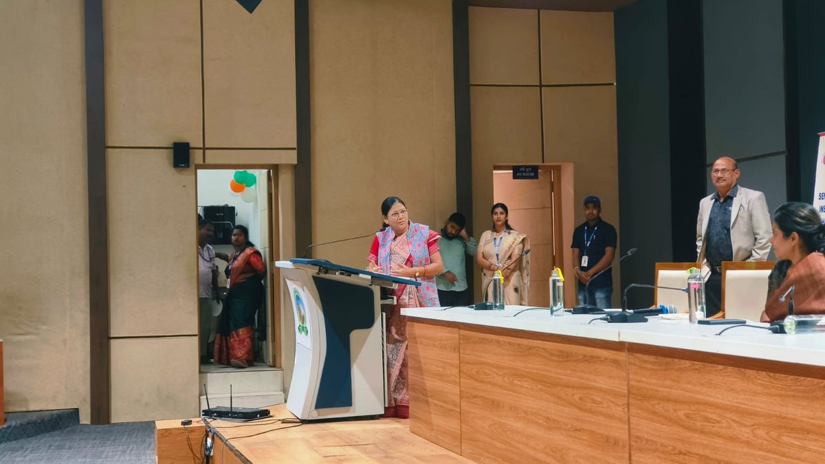 Bbsrumsu's tweet photo. A sensitisation-cum-training programme was conducted at BMC, graced by Honourable Mayor as the Chief Guest. The programme was successfully held under the leadership of Additional Director of Public Health, Odisha &amp; Additional Commissioner, BMC, with participation of 459 attendees https://t.co/8Iv5XSYsHe