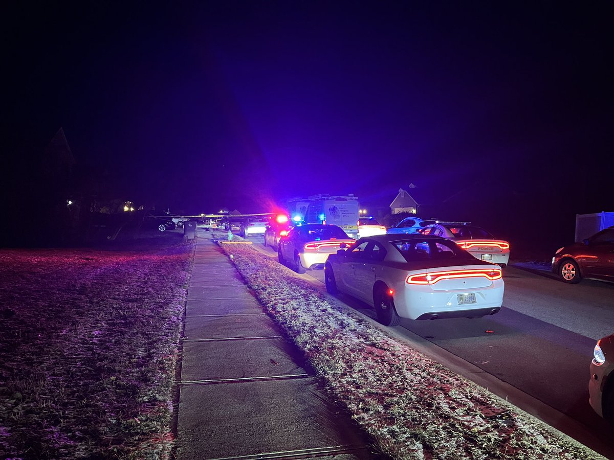 #BREAKING <a href="/IMPDnews/">IMPD</a> investigators on scene of a deadly shooting along Bonn Dr near 38th and Guion Rd. Police say a person died at the scene. We’re still working to learn more. 

<a href="/WTHRcom/">WTHR.com</a>