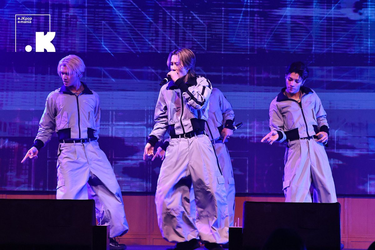 สี่หนุ่ม มาพร้อมความเท่ ความสนุกเสิร์ฟ LOVERED แล้ว!!
“WOLF HOWL HARMONY LIVE &amp; FAN MEETING TOUR 2025 BAKUON DREAM
 - FINAL - in BANGKOK”

#SUZUKI #RYOJI
#GHEE #HIROTO 
#BAKUONDREAM_FINALinBKK
#WOLFHOWLHARMONY #WHH