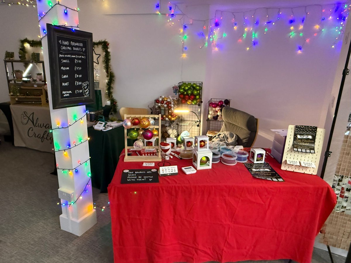 Have you visited Newmarket's pop up shop yet? Home to an array of Christmas gifts, decorations and so much more be sure to pop in before 24th December to browse. Supporting local businesses whilst finding the perfect gift - magic!

#PopUpShop #ChristmasPopUp #SupportLocal