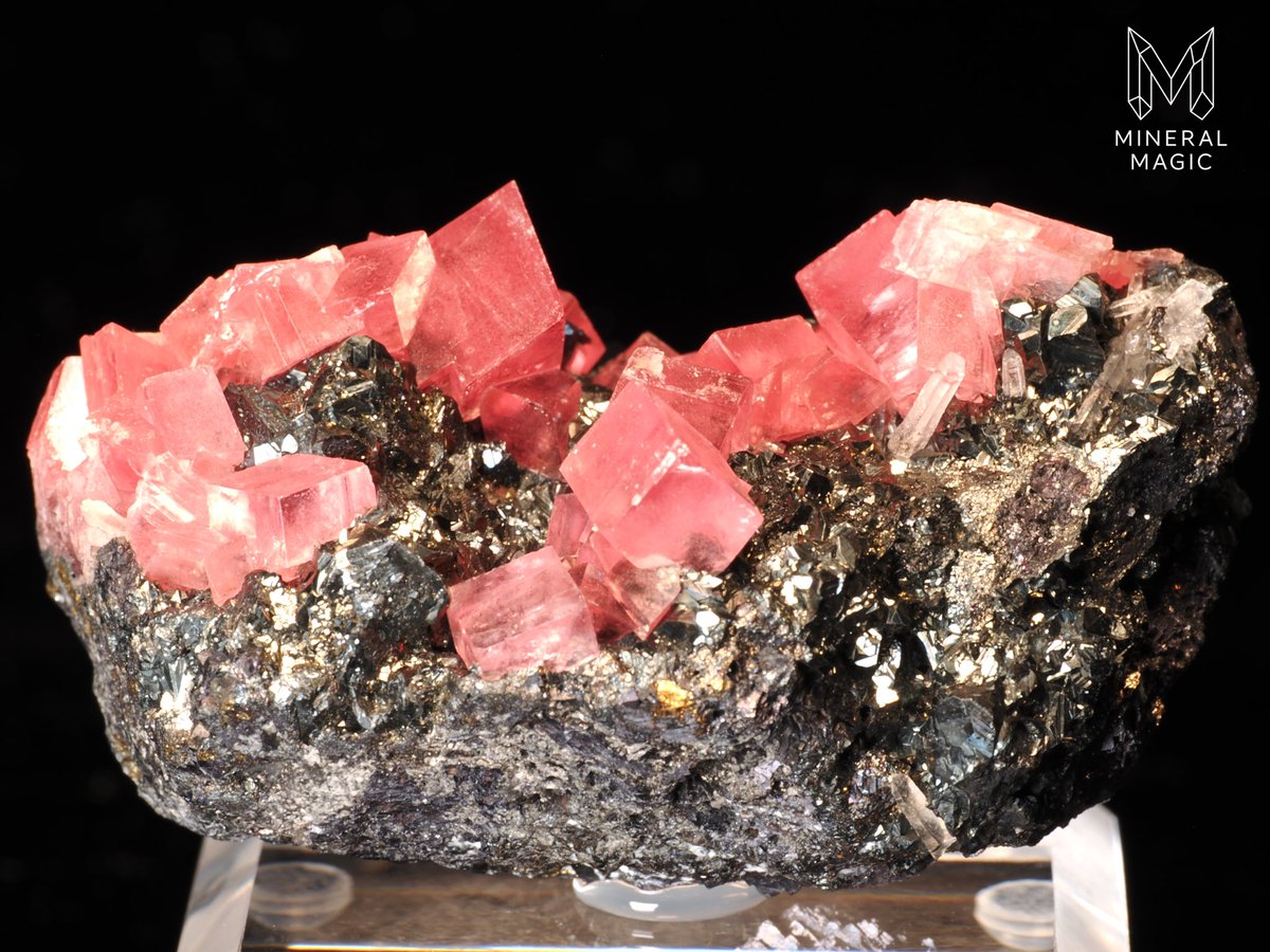 みねまじ｜鉱物写真 tweet media