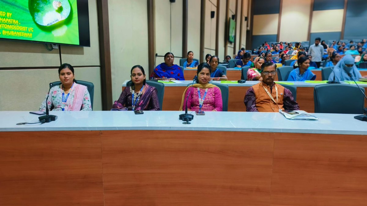 A sensitisation-cum-training programme on disease surveillance was conducted by Urban Metropolitan Surveillance Unit at Ekamra Hall, BMC, with active participation from ASHAs, sanitary inspectors, and Swachha Sathi supervisors.