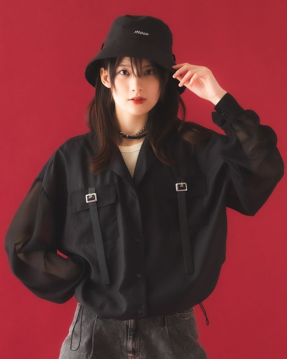 mew_96neko's tweet photo. 🎄mew 2025 Holiday Collection🎄

✅シアーブルゾン
▽ご予約はこちら
https://t.co/JE2ynwNUkl 

程よい透け感と軽やかな素材のブルゾンで
シンプルなインナーとの相性バッチリ🐾
胸元のベルトが良いアクセントに⚡️

📍予約期間：12/26(金)19:00まで

#わしのmew #96猫 https://t.co/aLluPtoKcn