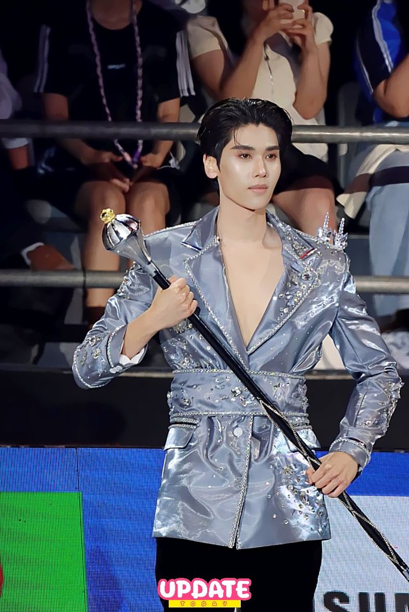 Update__today's tweet photo. "ดัง ณัฎฐ์ฐชัย " ร่วมเดินพาเหรดในงาน " #GMMTVStarlympics2025 " 🏆✨

JD JAIDEE TEAM EAGLE 
#dunknatachai
#จุงดัง #joongdunk 
#UPDATETODAY #ข่าวบันเทิง https://t.co/Kxb79Vncw6