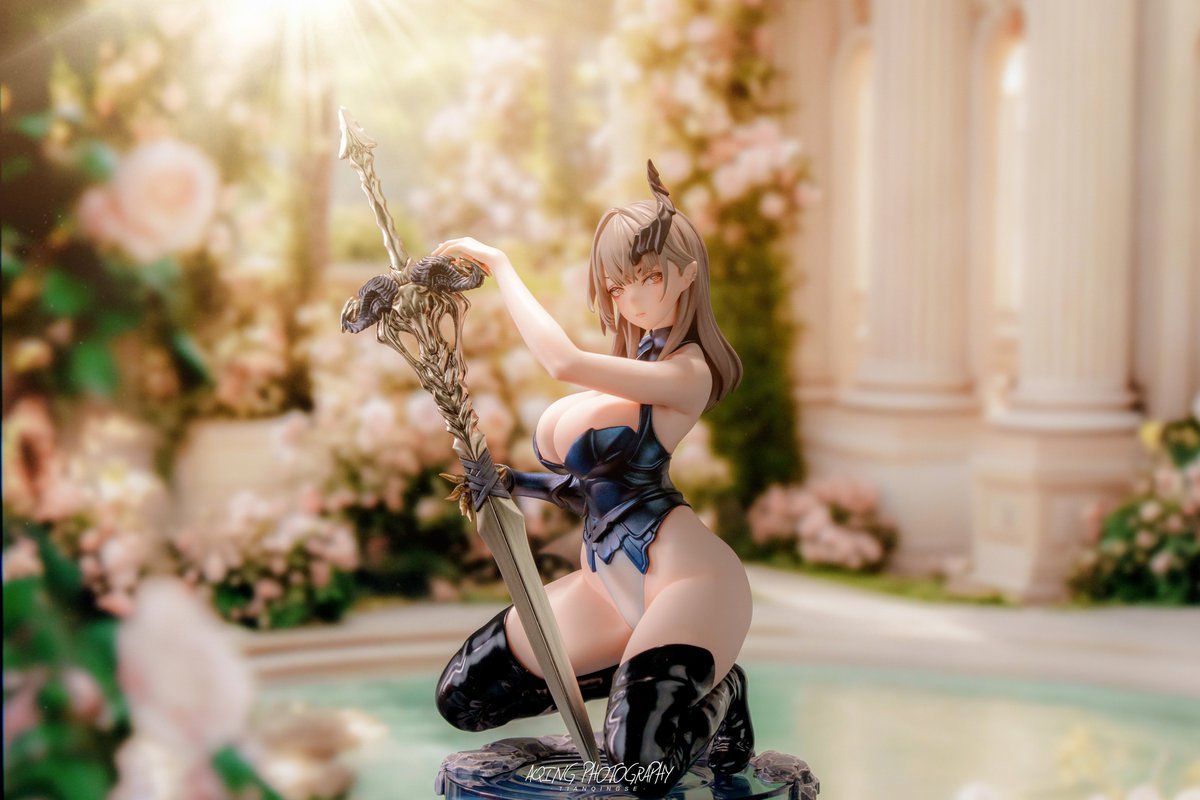 Animester3's tweet image. 「魔物ハンター⚔️セリーナ」1/6 完成品フィギュア

 セリーナは魔狩りの剣を握りしめた。
「リリアンナ、逃がさないよ、絶対に代償を払わせてやる。」

ファンの撮影作品より転載
📷：AQING
 
#アニメスター #フィギュア #Figure