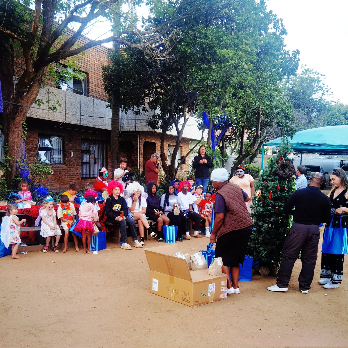 RADA celebrated the end of a very busy 2025 with the children at St Laurence's Children's Haven 💙

#stlaurence #food #love #RADA #bethechange