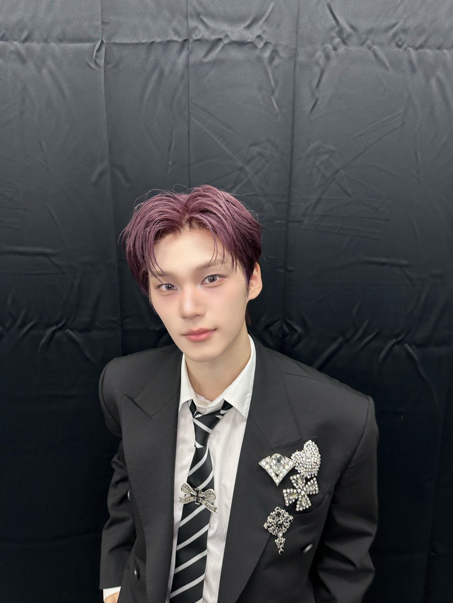 evnnebbl's tweet image. 251220 🦊💬 6:09PM KST

🦊 [photo] x4