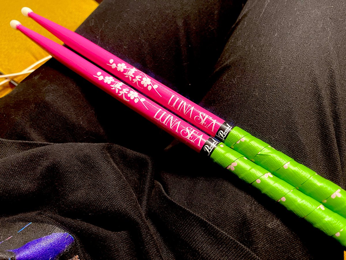 本日はLUNA SEAカバーバンドで季ららにてライブです🥁
今日のために真矢さんモデルのスティックを用意しました😎