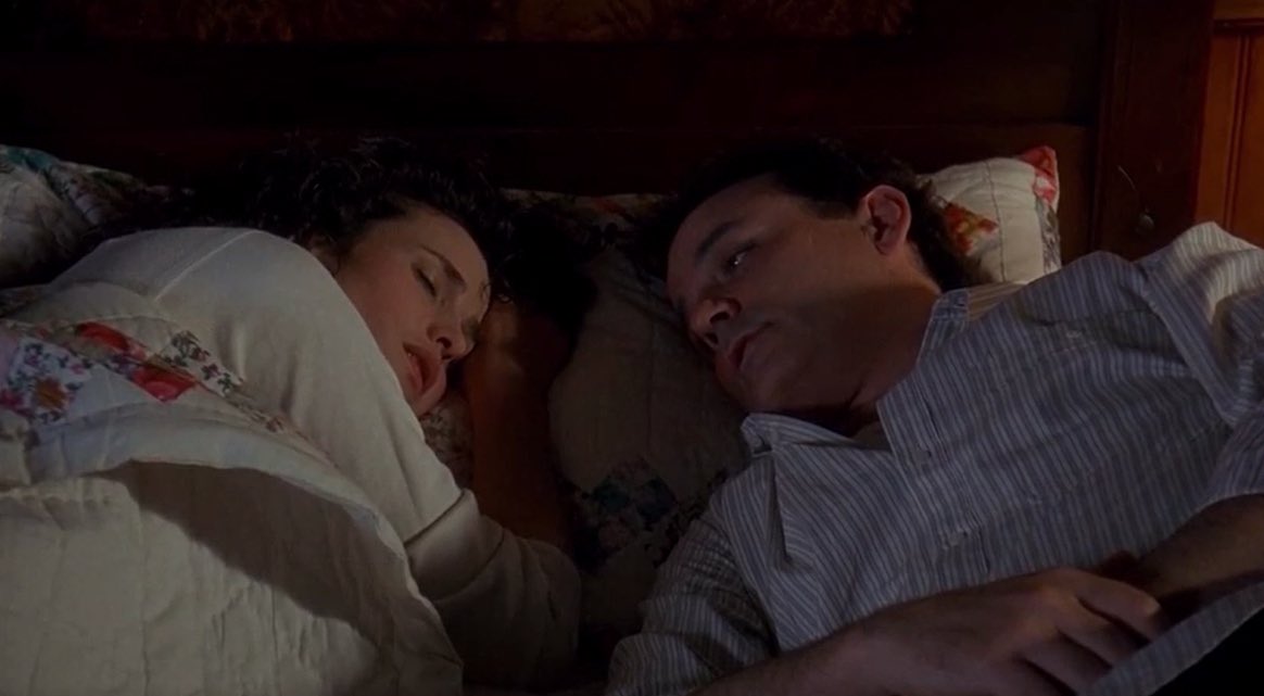 GroundhogDayPod's tweet image. i’ve never seeen anyone that’s nicer to people than you are

while rita sleeps, phil is genuine in #groundhogday minute 74.

podcasts.apple.com/us/podcast/the…