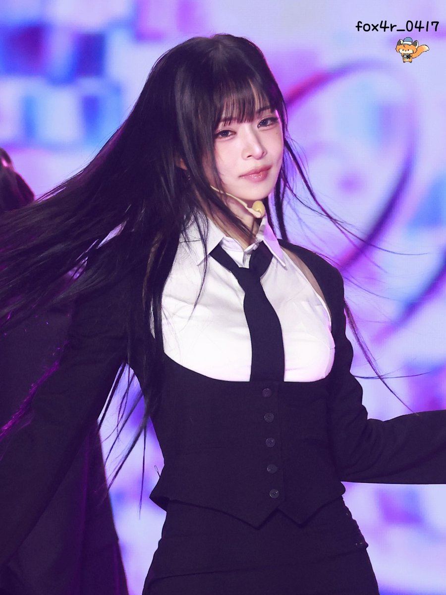 Fox_Jiheon's tweet photo. 2025가요대축제
#프로미스나인 #fromis9 #이채영 #채영 https://t.co/YItnGSgAgy