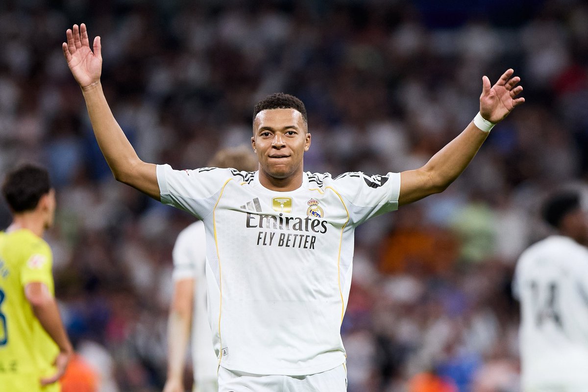 ActuFoot_'s tweet image. 🚨 𝗔̀ 𝗠𝗔𝗗𝗥𝗜𝗗 🇪🇸, 𝗞𝗬𝗟𝗜𝗔𝗡 𝗠𝗕𝗔𝗣𝗣𝗘́ 🇫🇷 𝗘𝗦𝗧 𝗗𝗘́𝗝𝗔̀ 𝗥𝗢𝗜. 🤍👑

On estime que le Français est "+ 𝗥𝗔𝗦𝗦𝗘𝗠𝗕𝗟𝗘𝗨𝗥 𝗘𝗧 𝗠𝗢𝗜𝗡𝗦 𝗔𝗥𝗥𝗢𝗚𝗔𝗡𝗧, 𝗖𝗔𝗣𝗥𝗜𝗖𝗜𝗘𝗨𝗫 𝗘𝗧 𝗧𝗬𝗥𝗔𝗡𝗡𝗜𝗤𝗨𝗘." que Cristiano Ronaldo 🇵🇹 à l’époque. 🤯

🗣️ Rafael…