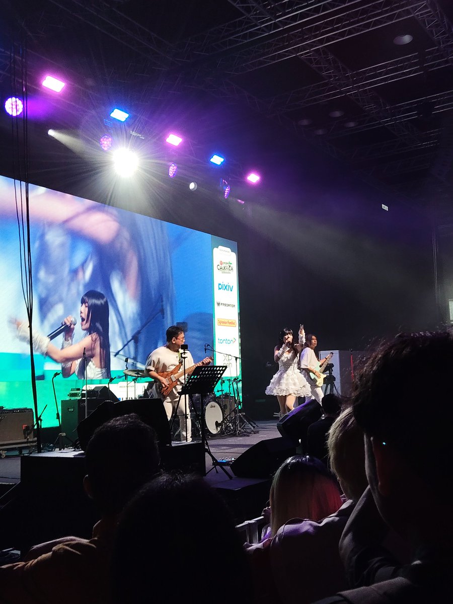 I'M SCREAMING SO MUCH I'VE NEVER SCREAMED THIS HARD IT'S MY FIRST TIME THX #ComicFiesta2025