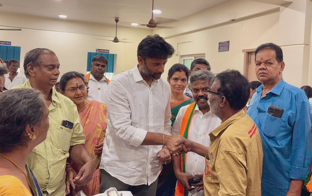 VinojBJP's tweet image. சென்னை தியாகராய நகர் சட்டமன்றத் தொகுதி, அசோக் நகரில் தமிழ்நாடு பாஜக OBC அணியின் மாநில பொருளாளர் டாக்டர் M.குமரன் அவர்களின் ஏற்பாட்டில் பொதுமக்களுக்கான சிறப்பு மருத்துவ முகாமை இன்றைய தினம் தொடங்கி வைத்தோம்.

விழாவில் தென் சென்னை மாவட்ட தலைவர் திரு. சஞ்சீவி மற்றும் கட்சி…