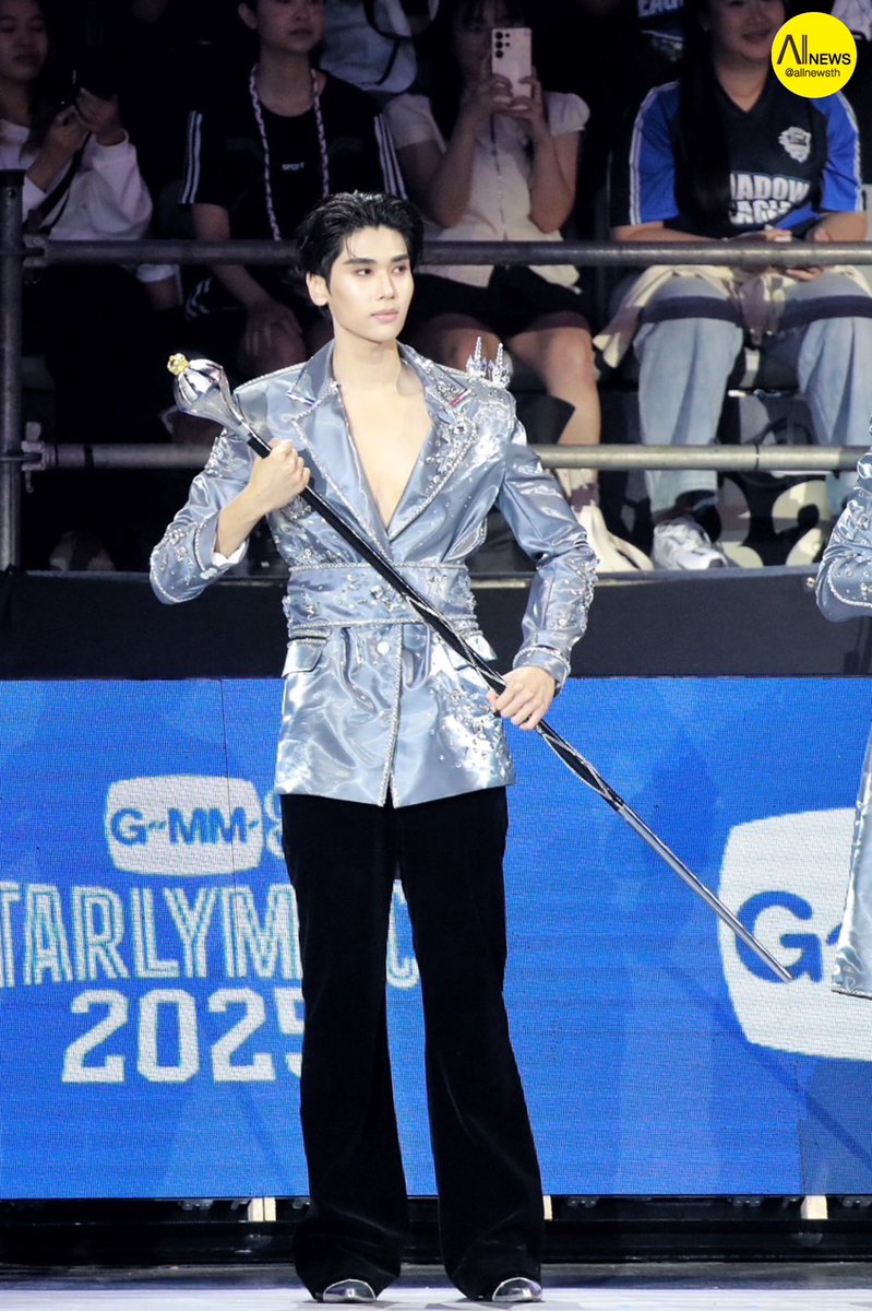 AllNews_th's tweet photo. อีกหนึ่ง! คฑากร! สุดเท่ห์ “ดัง-ณัฎฐ์ฐชัย” ในงาน"GMMTV STARLYMPICS 2025" 

JD JAIDEE TEAM EAGLE 

#dunknatachai
#GMMTVStarlympics2025
#GMMTV https://t.co/iwgDvLiXkb
