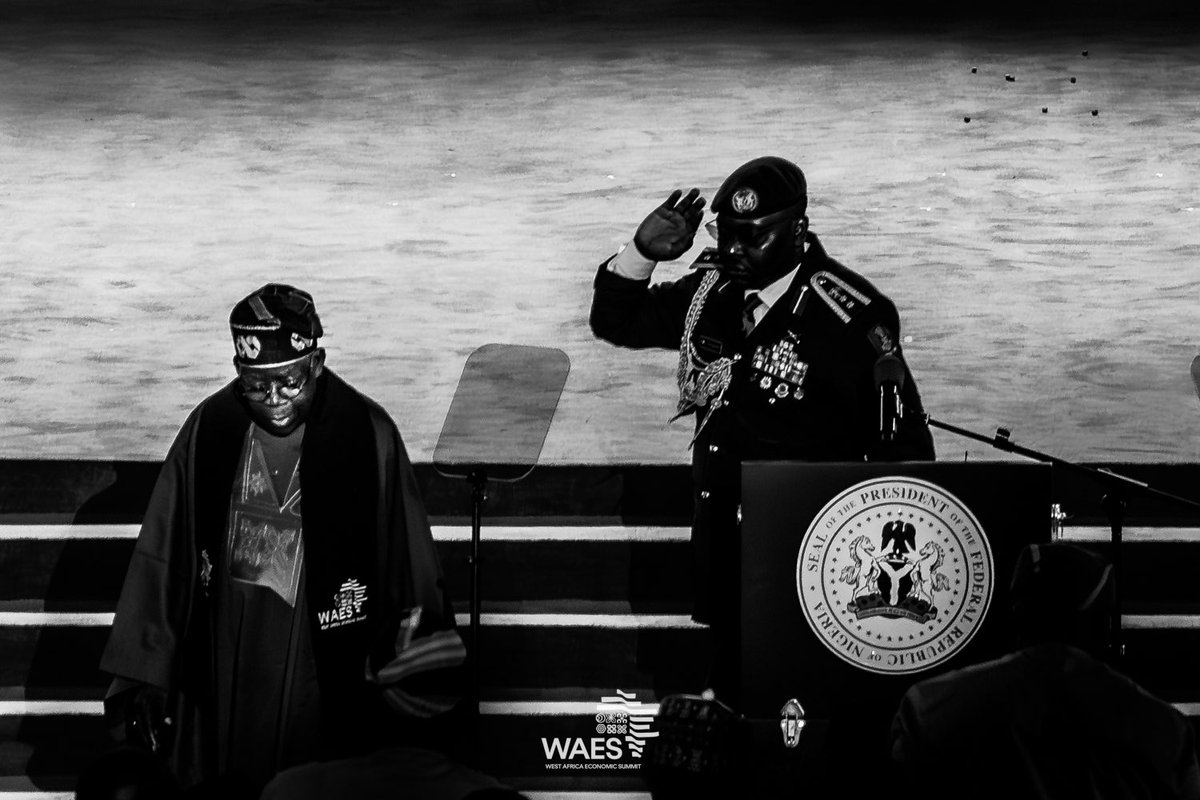 Mario9jaa's tweet image. Watching the President’s speech at the APC NEC meeting yesterday all over again and it rejustified my personal decision to chose him over Professor Osinbajo, who also ticked many boxes across party lines, during the primaries.

Everyone knows the problem with Nigeria and you…