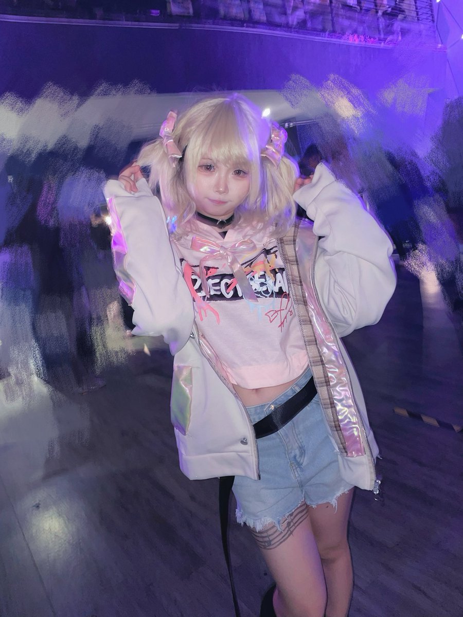 moka_purpure's tweet photo. ライブに行きました^ ^
#prsk_cos https://t.co/y75vJ6gc30