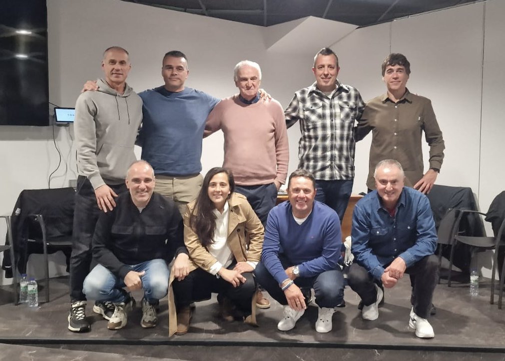 II. Deporte &amp; Mente: voces en primera persona. 🧠⚾️⚽️🚣‍♀️🚴🏽

Alberto López, Iker Zabala, Tito Irazusta, Mikel Astarloza, Igor Makazaga, Jon Berastegi, Aintzane Encinas, David Etxebarria y Martín Alustiza.

Organizado por <a href="/UkaSport2002/">Uka sport</a>
