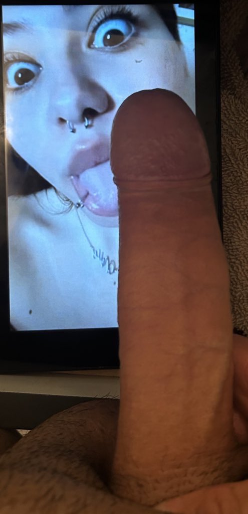 ropeslinga's tweet photo. lil emo slut catching all my nut on tht tongue and pretty face 🤤🤤😮‍💨 https://t.co/Oyo9tmw3lv
