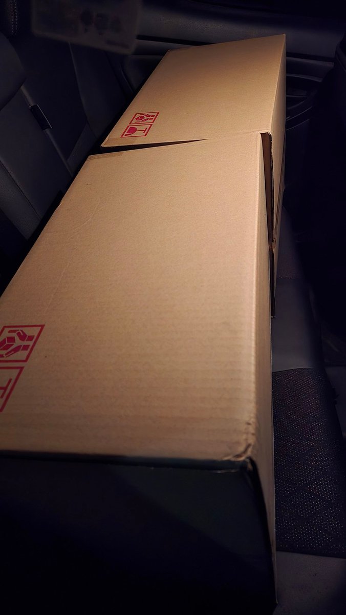 今日雨降ってるし、来週実家に帰るし、サラマンダーはこのまま車にしまっておこう。