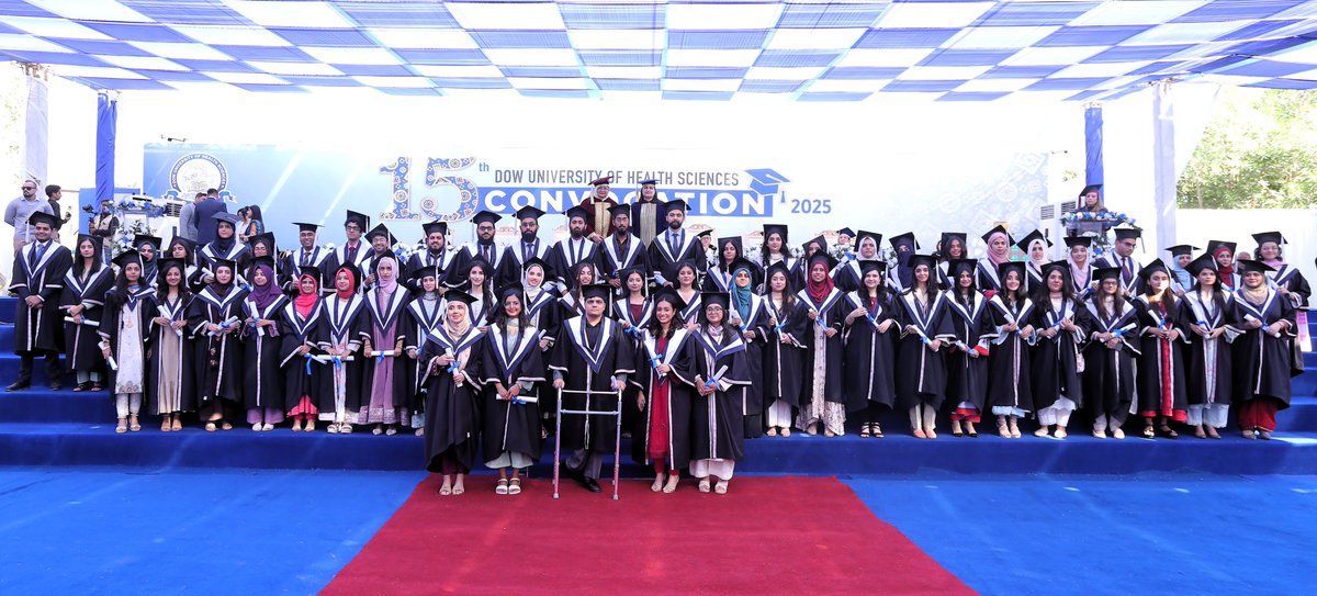 Dow_Uni's tweet image. #DUHS marked its #15thConvocation on 17 Dec 2025, conferring degrees upon 2,894 graduates across healthcare disciplines. Held at the Ojha Campus Cricket Ground, the ceremony celebrated academic excellence, leadership, and a shared commitment to serving humanity.
