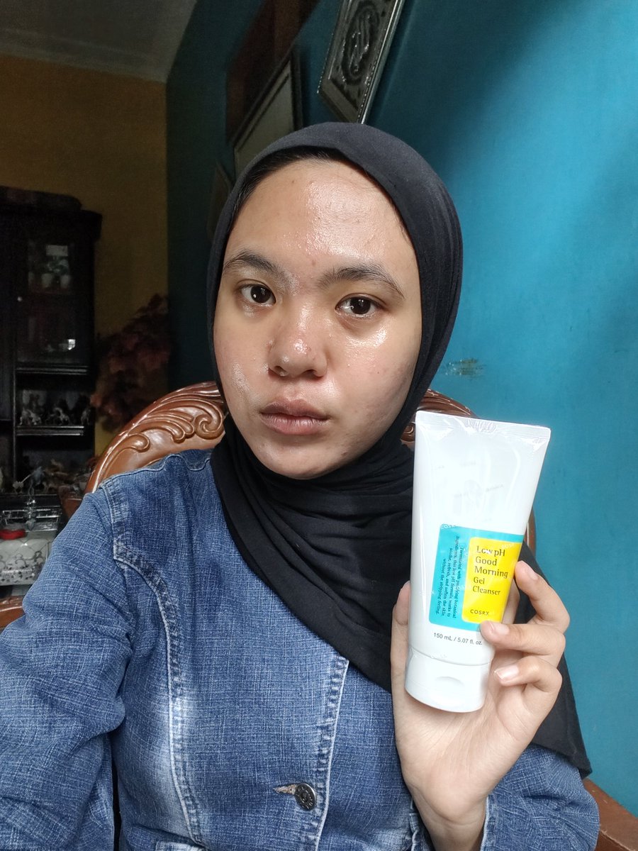 jseconday's tweet photo. lagi-lagi yang aku cari cuman fw Low pH Good Morning Gentle Cleanser buat ngehidrasi kulit aku yg super super sensitive dan acne🫶🏻 https://t.co/7RCOyrhveI
