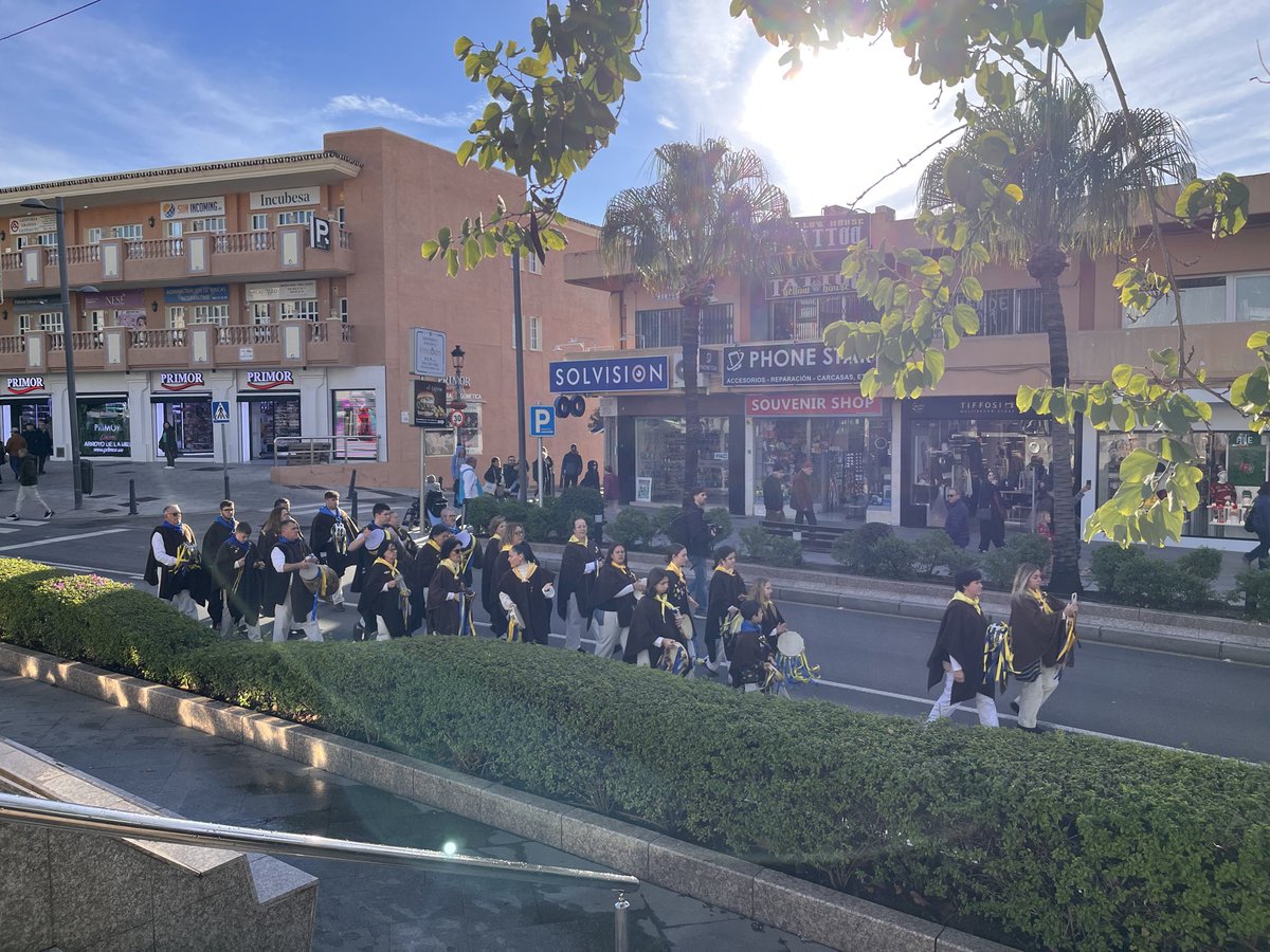 ElNoticieroDig's tweet photo. La carreta solidaria de la hermandad del Rocío ya recorre las calles de Arroyo de la Miel #Benalmádena https://t.co/m8LW00i7Q2