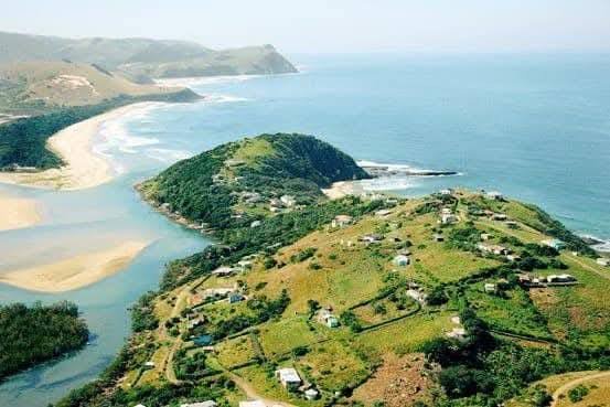 LadyMpopi's tweet photo. @__T_touch The Eastern cape villages are actually pure gold https://t.co/QizukImC91