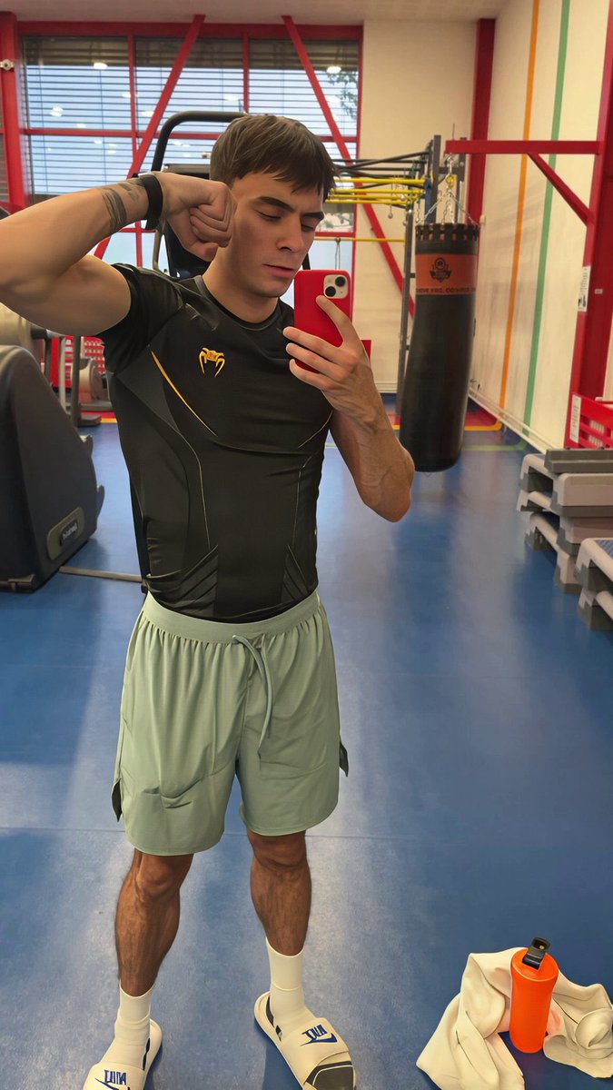 StraightArchive's tweet image. 