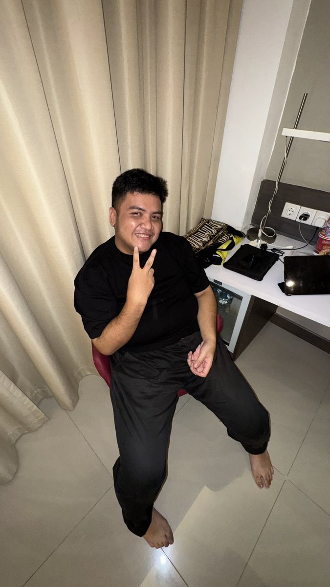 errlangggggg's tweet photo. bos besar sudah siap https://t.co/zdN7DXkeKS