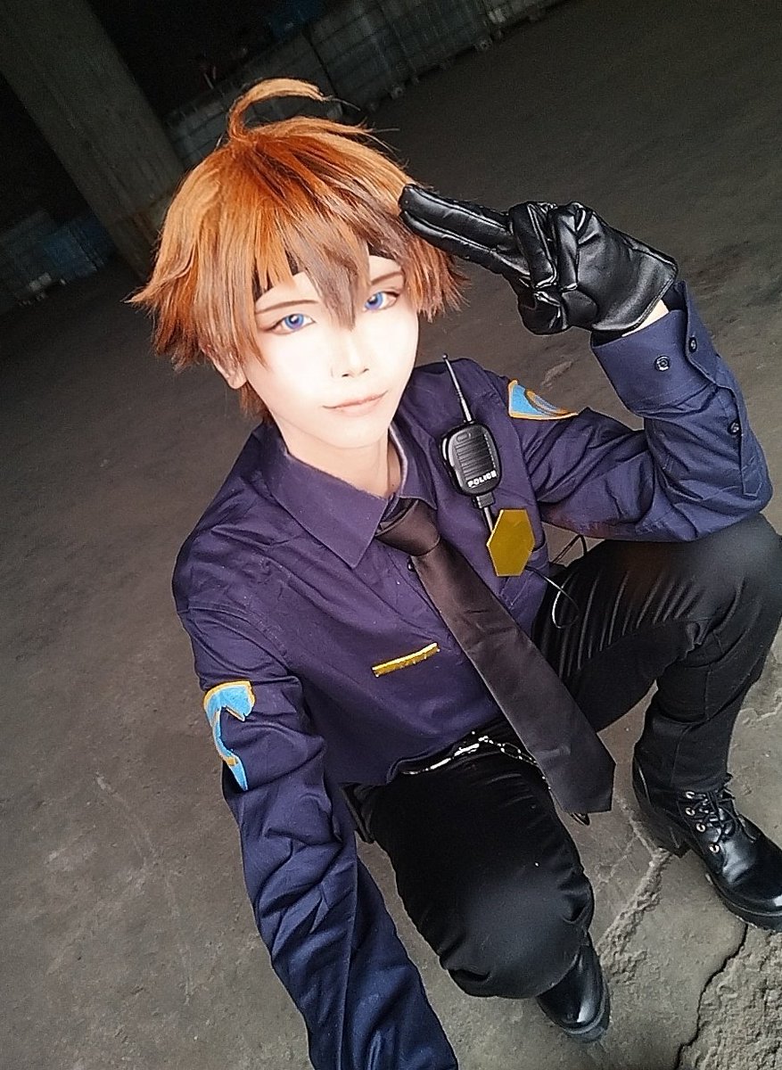 ⚠にじgt🅰️ ゲーム内衣装コスプレ⚠

急遽📿🍔で参加させてもらいました！！
ガチ倉庫の撮影めっちゃ楽しかった〜！！

みなさん寒い中お疲れ様でした!!

#Re_2JI3TOS