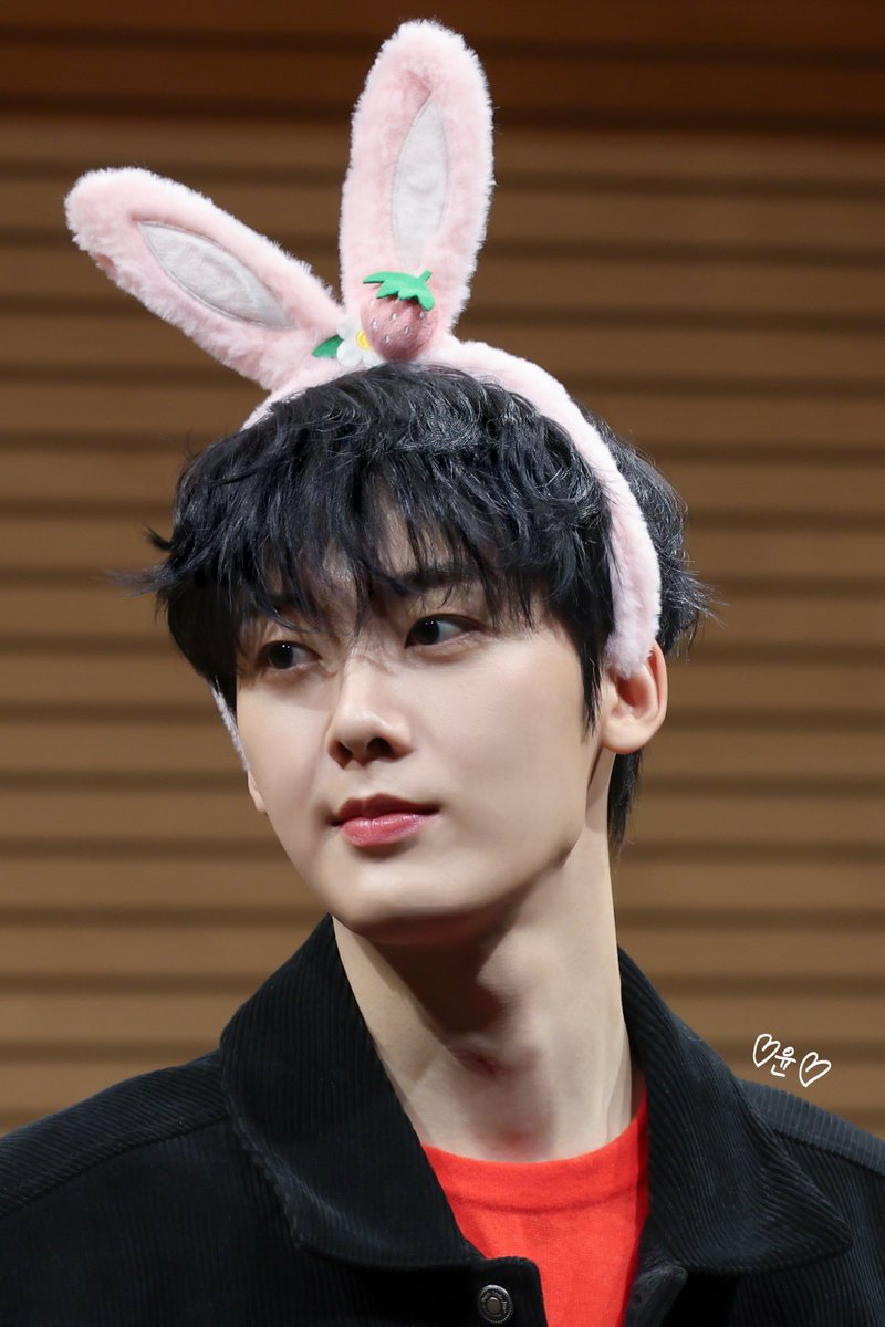 251219

미남토끼쨩🐰

#윤산하 #ユンサナ #YOONSANHA 
#아스트로 #ASTRO <a href="/offclASTRO/">ASTRO 아스트로</a>