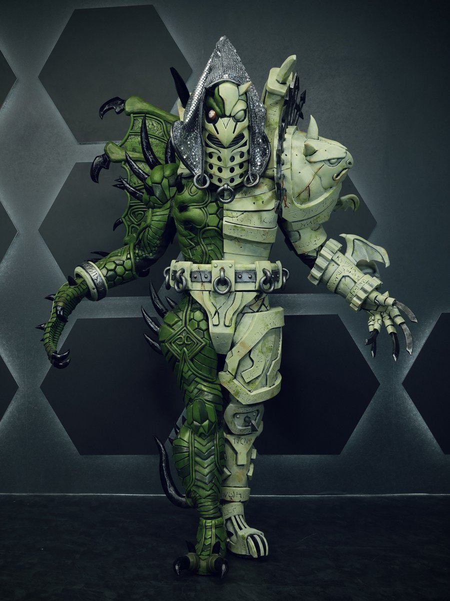 さすがにコミケ1日目に魔戒騎士が居たり…はしないですよね？