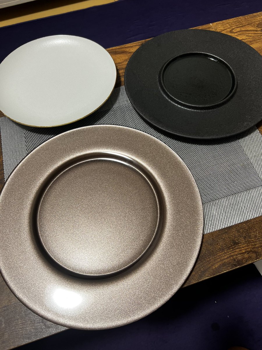 カッコイイ皿を誕生日プレゼントで貰った☺️これは嬉しいなぁ〜!早速